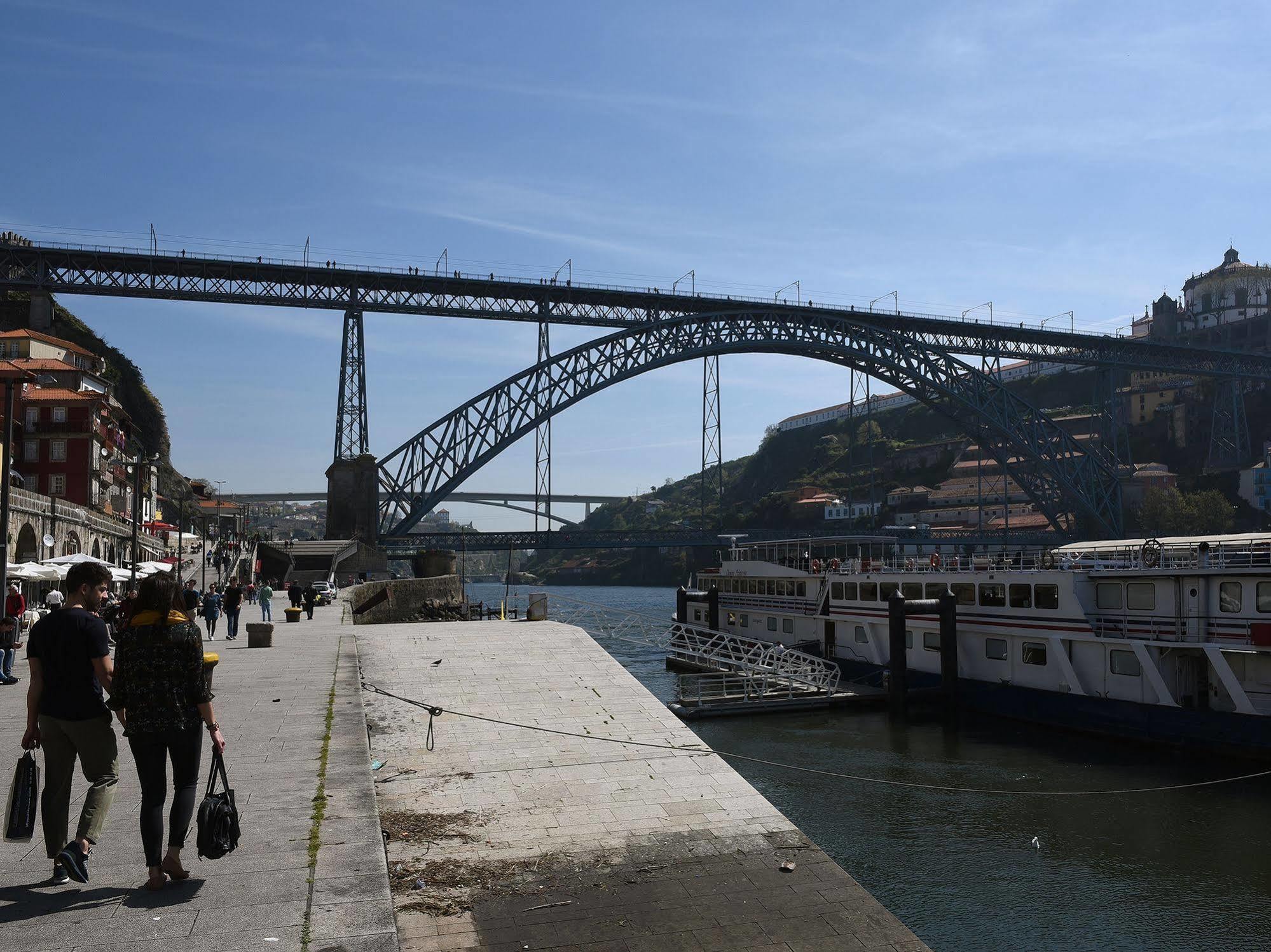 Invicta Ribeira Boat Hotel Porto Luaran gambar