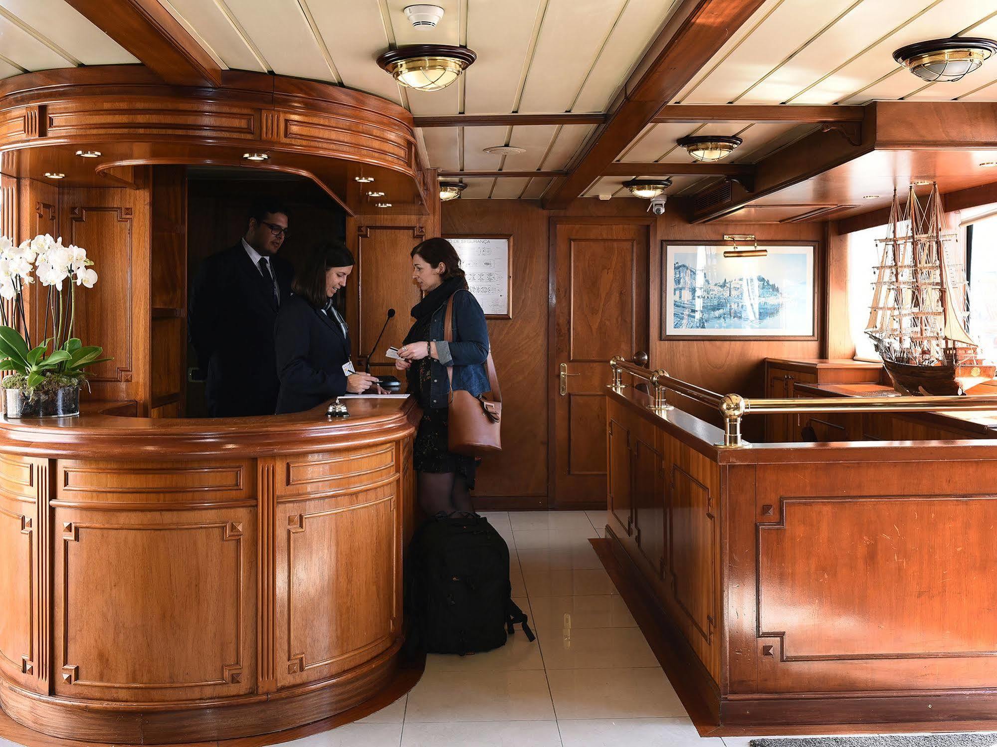 Invicta Ribeira Boat Hotel Porto Luaran gambar